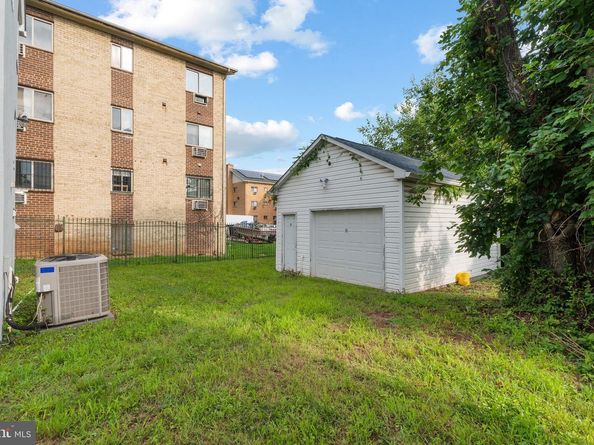 5126 Call Place SE, Washington DC 20019
