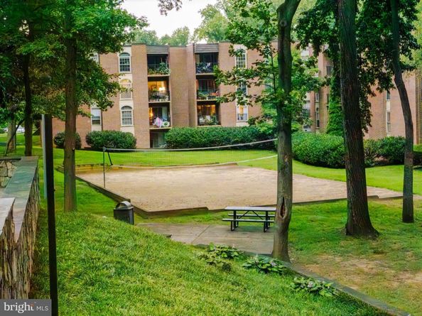 3376 Woodburn Road 24, Annandale VA 22003