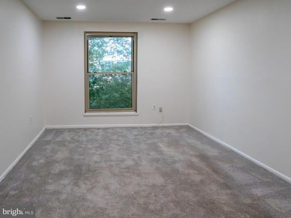 3376 Woodburn Road 24, Annandale VA 22003