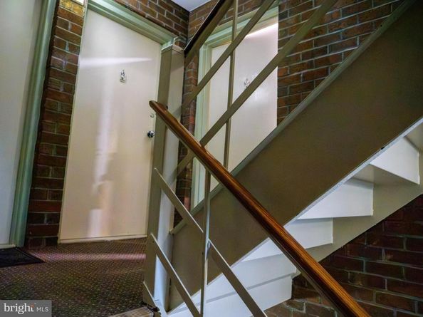 3376 Woodburn Road 24, Annandale VA 22003