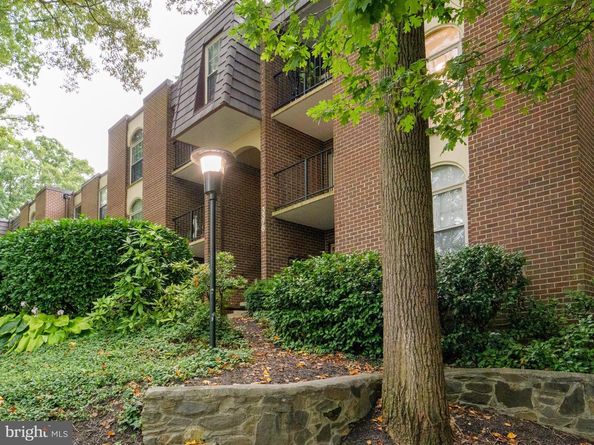 3376 Woodburn Road 24, Annandale VA 22003