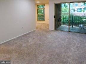 3376 Woodburn Road 24, Annandale VA 22003