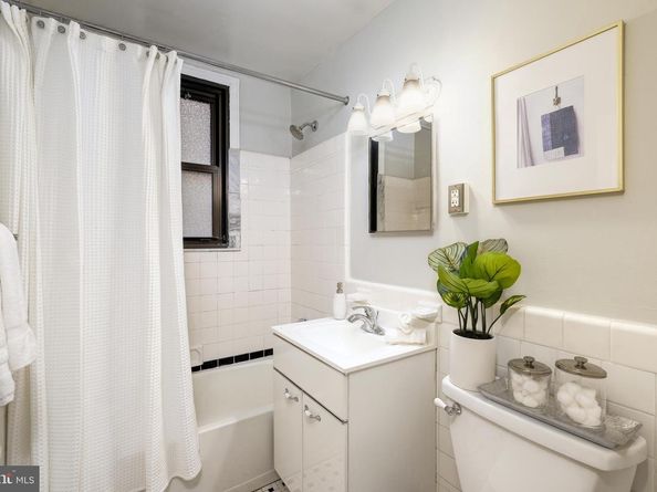 1010 25TH Street NW 202, Washington DC 20037