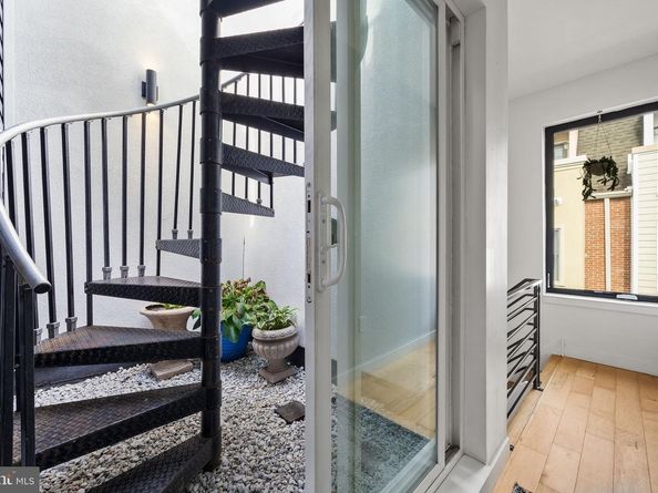 858 N Leithgow Street, Philadelphia PA 19123