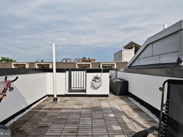 858 N Leithgow Street, Philadelphia PA 19123