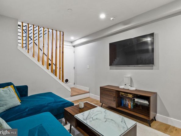 858 N Leithgow Street, Philadelphia PA 19123