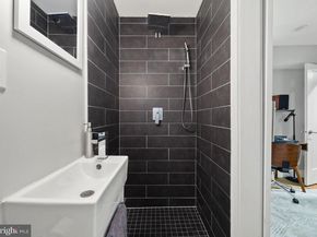 858 N Leithgow Street, Philadelphia PA 19123