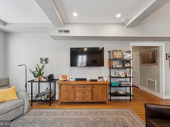 1901 Walnut Street 14F, Philadelphia PA 19103