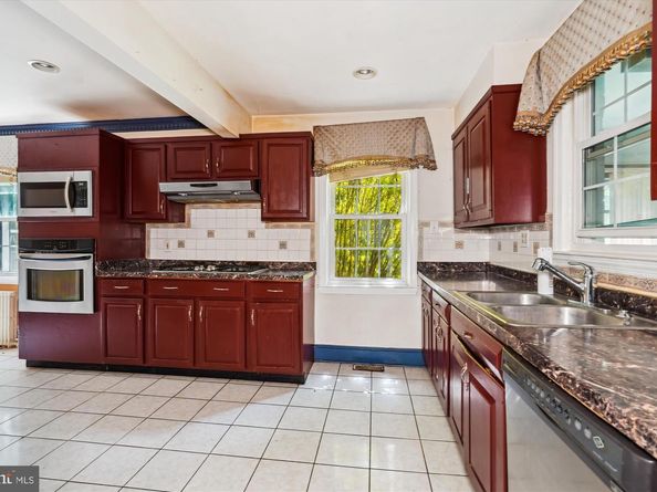 1295 Colvin Forest Drive, Vienna VA 22182