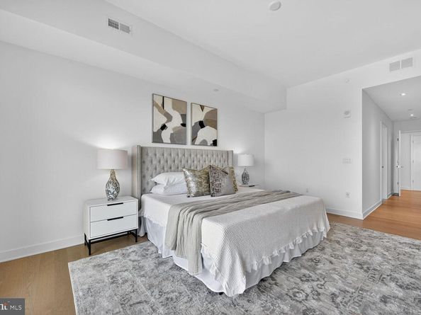 1650 Silver Hill Drive 1901, Mclean VA 22102