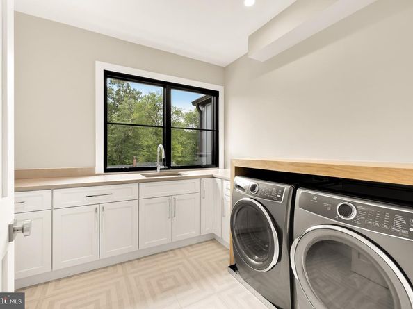 1216 Earnestine Street, Mclean VA 22101