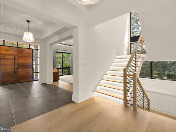 1216 Earnestine Street, Mclean VA 22101