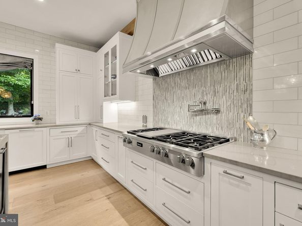 1216 Earnestine Street, Mclean VA 22101