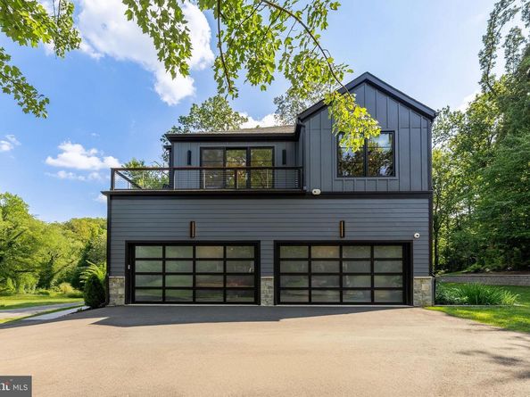 1216 Earnestine Street, Mclean VA 22101