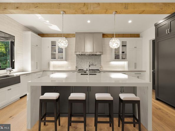 1216 Earnestine Street, Mclean VA 22101