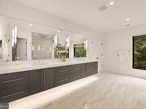 1216 Earnestine Street, Mclean VA 22101