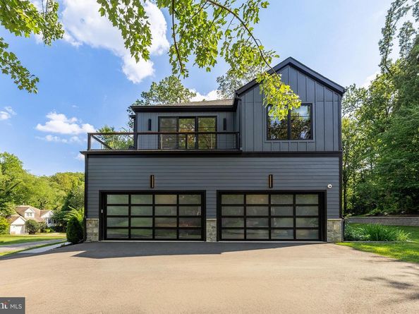 1216 Earnestine Street, Mclean VA 22101