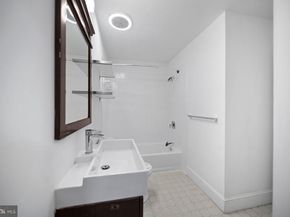 2024 Green Street 1, Philadelphia PA 19130