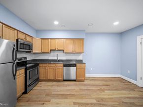 2024 Green Street 1, Philadelphia PA 19130