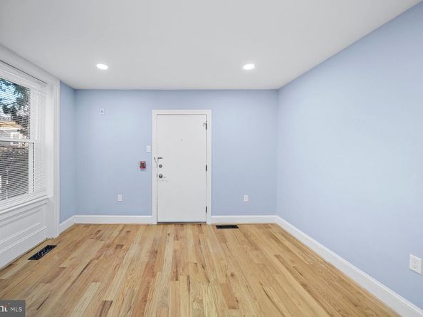 2024 Green Street 1, Philadelphia PA 19130