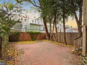 2024 Green Street 1, Philadelphia PA 19130