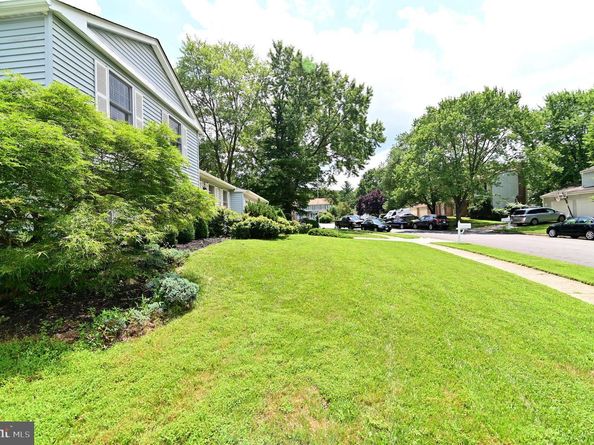 104 Silverleaf Court, Sterling VA 20164
