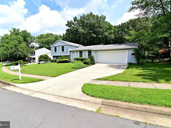 104 Silverleaf Court, Sterling VA 20164