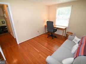 104 Silverleaf Court, Sterling VA 20164