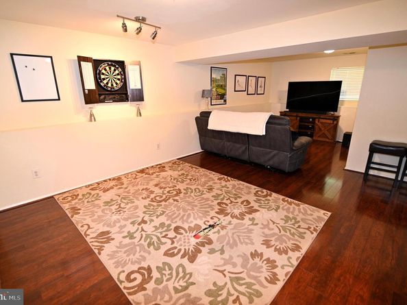 104 Silverleaf Court, Sterling VA 20164