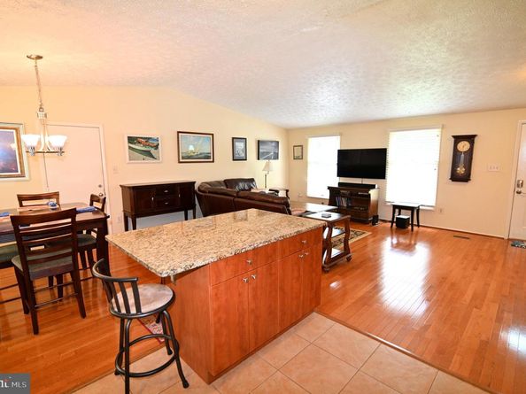 104 Silverleaf Court, Sterling VA 20164