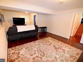 104 Silverleaf Court, Sterling VA 20164