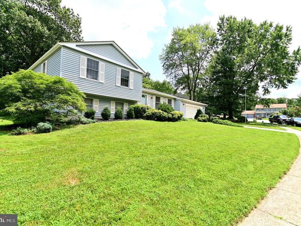 104 Silverleaf Court, Sterling VA 20164