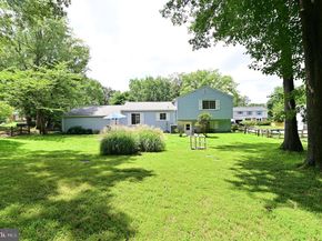 104 Silverleaf Court, Sterling VA 20164
