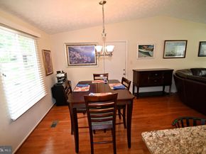 104 Silverleaf Court, Sterling VA 20164