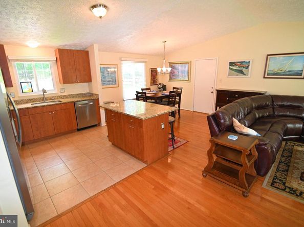 104 Silverleaf Court, Sterling VA 20164
