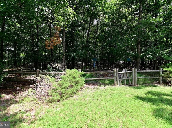 104 Silverleaf Court, Sterling VA 20164