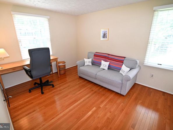 104 Silverleaf Court, Sterling VA 20164