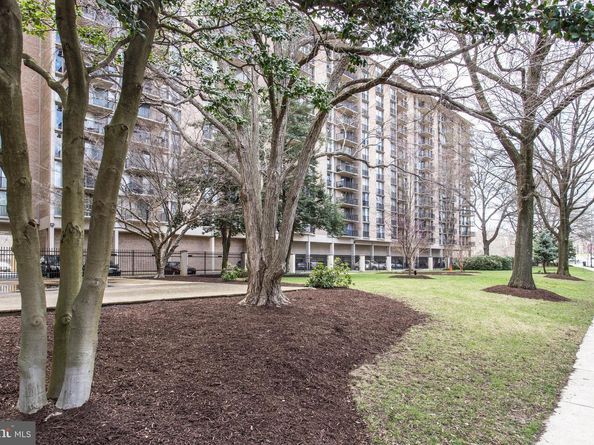 4600 S Four Mile Run Drive 226, Arlington VA 22204