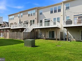 22920 Lacey Oak Terrace, Sterling VA 20166