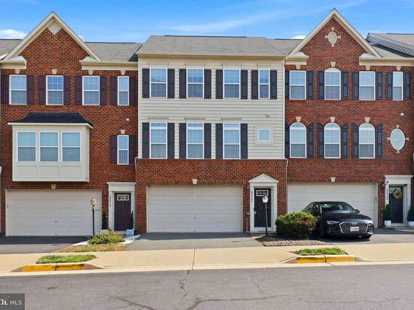 22920 Lacey Oak Terrace, Sterling VA 20166