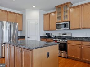 22920 Lacey Oak Terrace, Sterling VA 20166