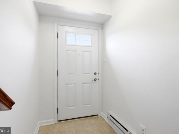 22920 Lacey Oak Terrace, Sterling VA 20166