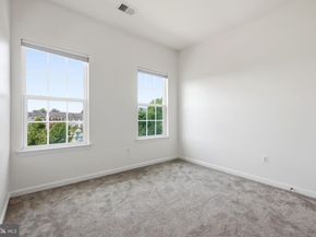 22920 Lacey Oak Terrace, Sterling VA 20166