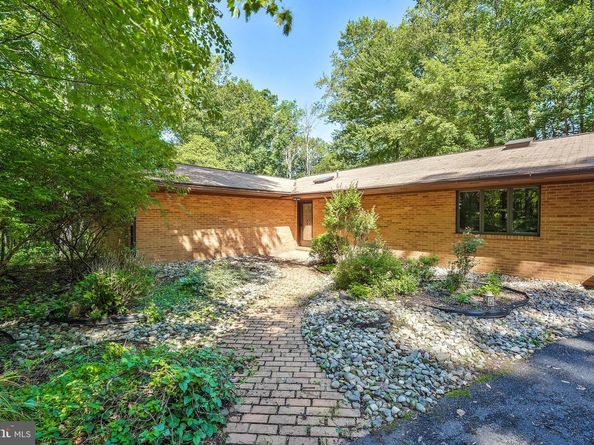 2026 Hunter Mill Road, Vienna VA 22181