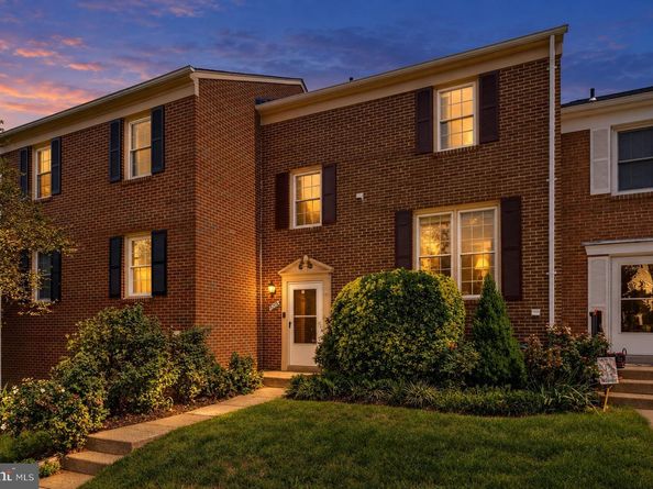926 Sherwood Court, Sterling VA 20164