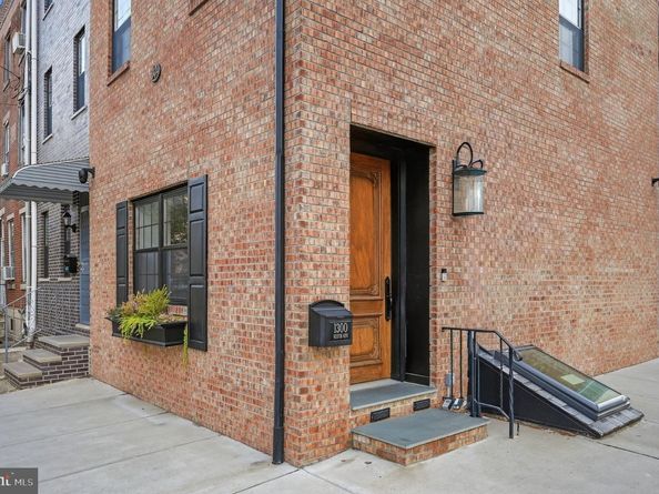 1300 S 6TH Street, Philadelphia PA 19147