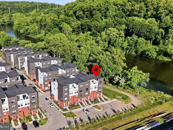 919 Riverplace Drive, Conshohocken PA 19428