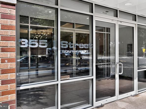 355 I Street SW 317, Washington DC 20024