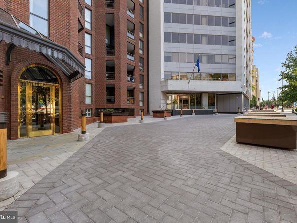 1099 22nd Street NW 104, Washington DC 20037