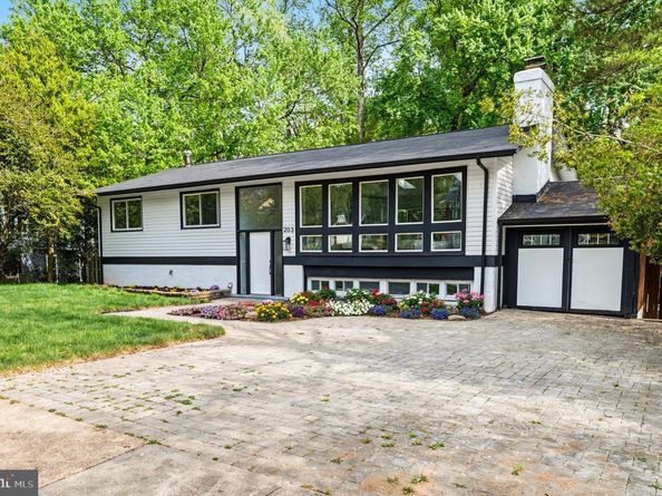 203 Audreys Court SE, Vienna VA 22180